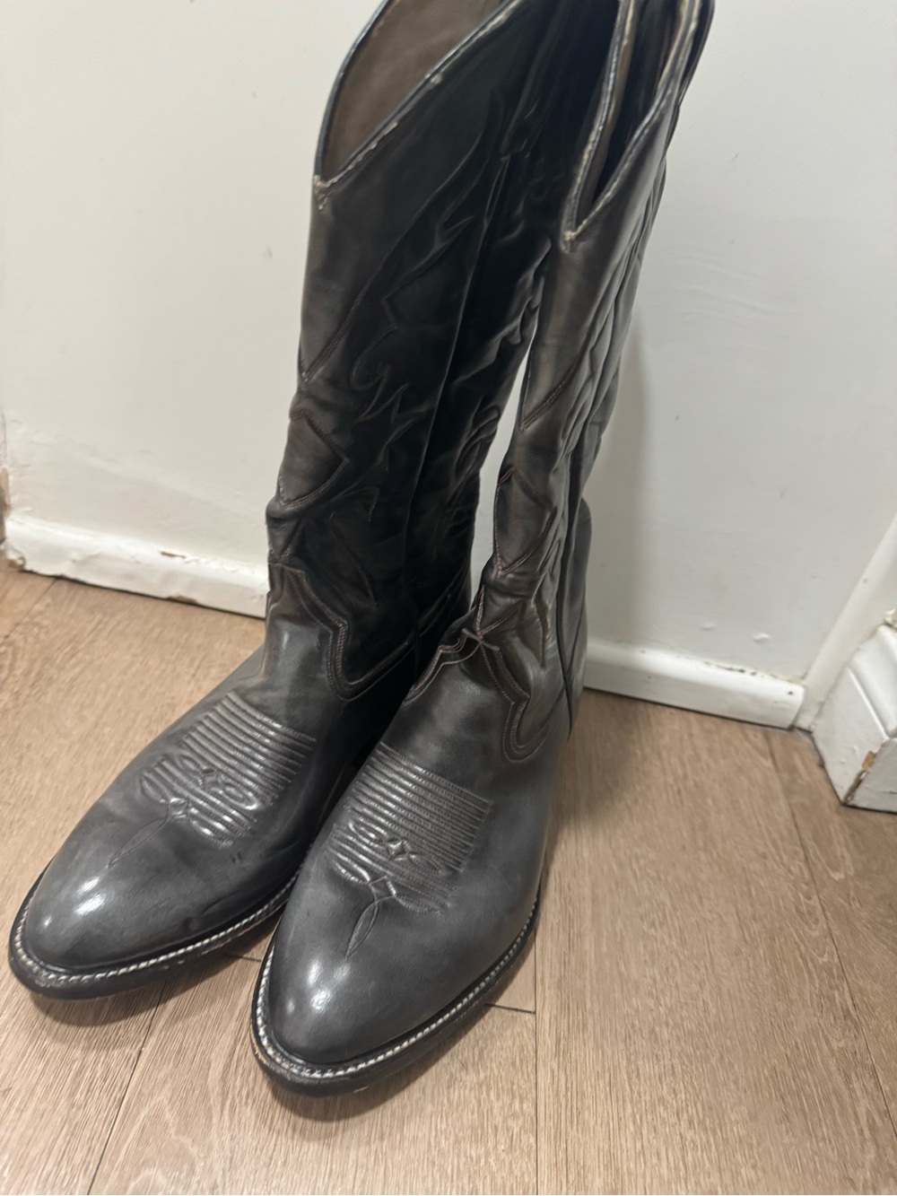 Men's Black Leather Western Boots - Classic Cowboy Style